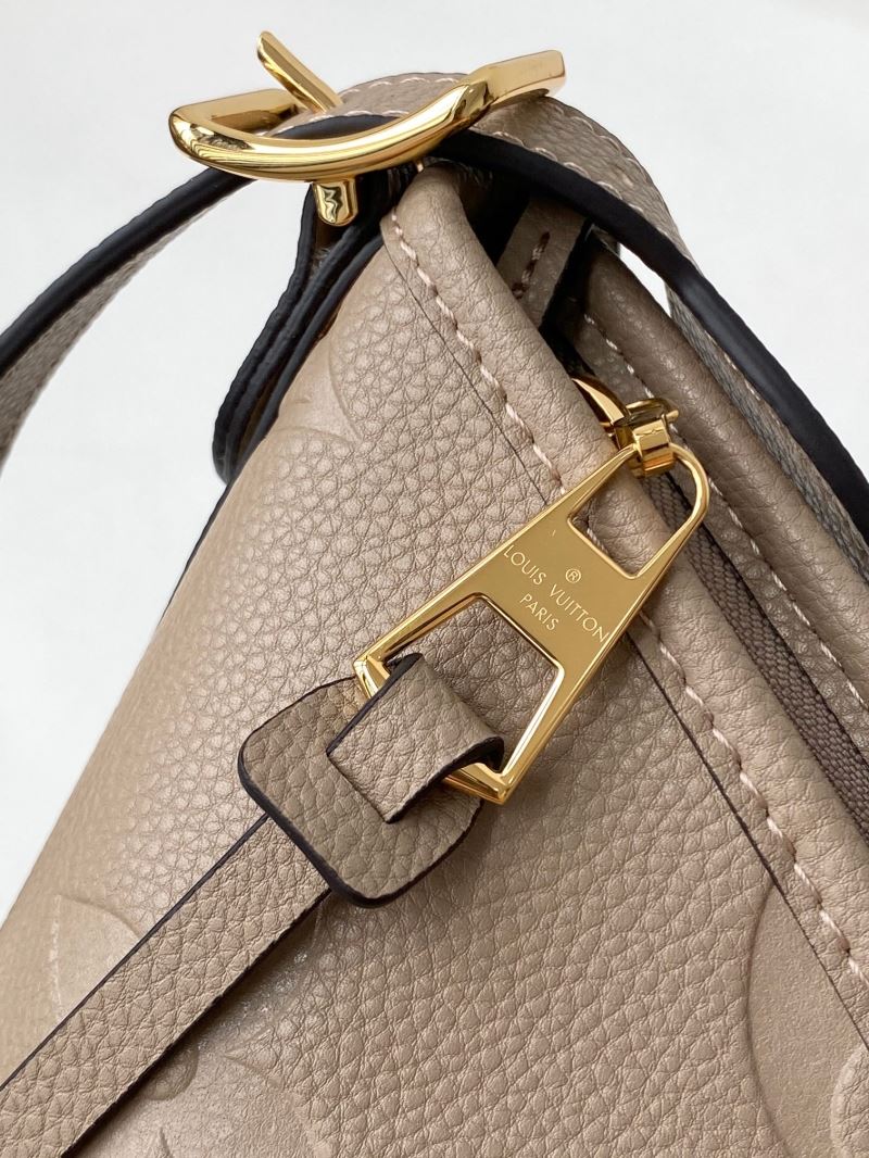 Louis Vuitton Hobo Bags